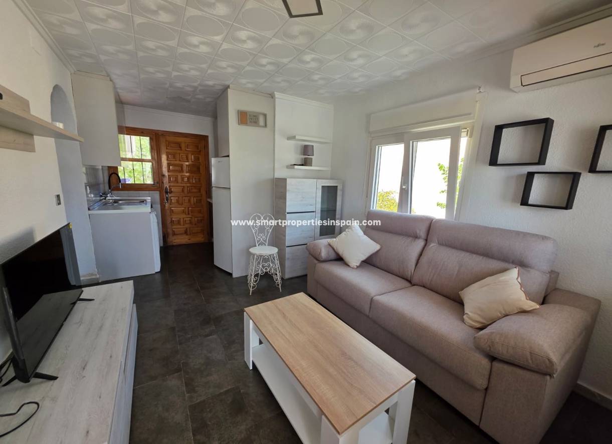 Alquiler Larga Estancia - Chalet Independiente - La Marina - Urbanización La Marina