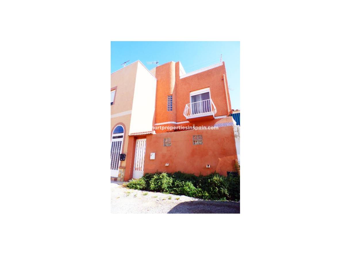 Alquiler Larga Estancia - Town House - La Marina - Urbanización La Marina