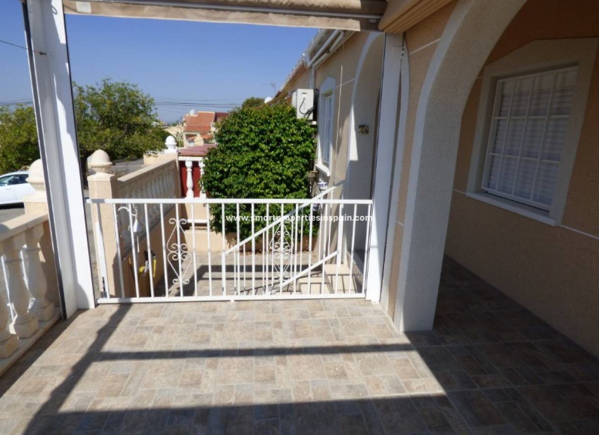 Alquiler Larga Estancia - Vivienda Adosada - La Marina - Urbanización La Marina