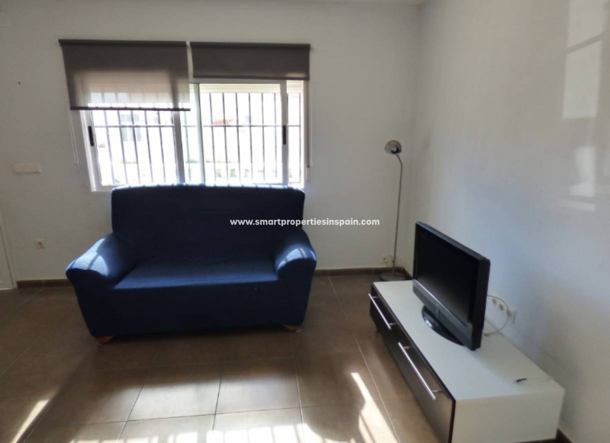 Alquiler Larga Estancia - Vivienda Adosada - La Marina - Urbanización La Marina