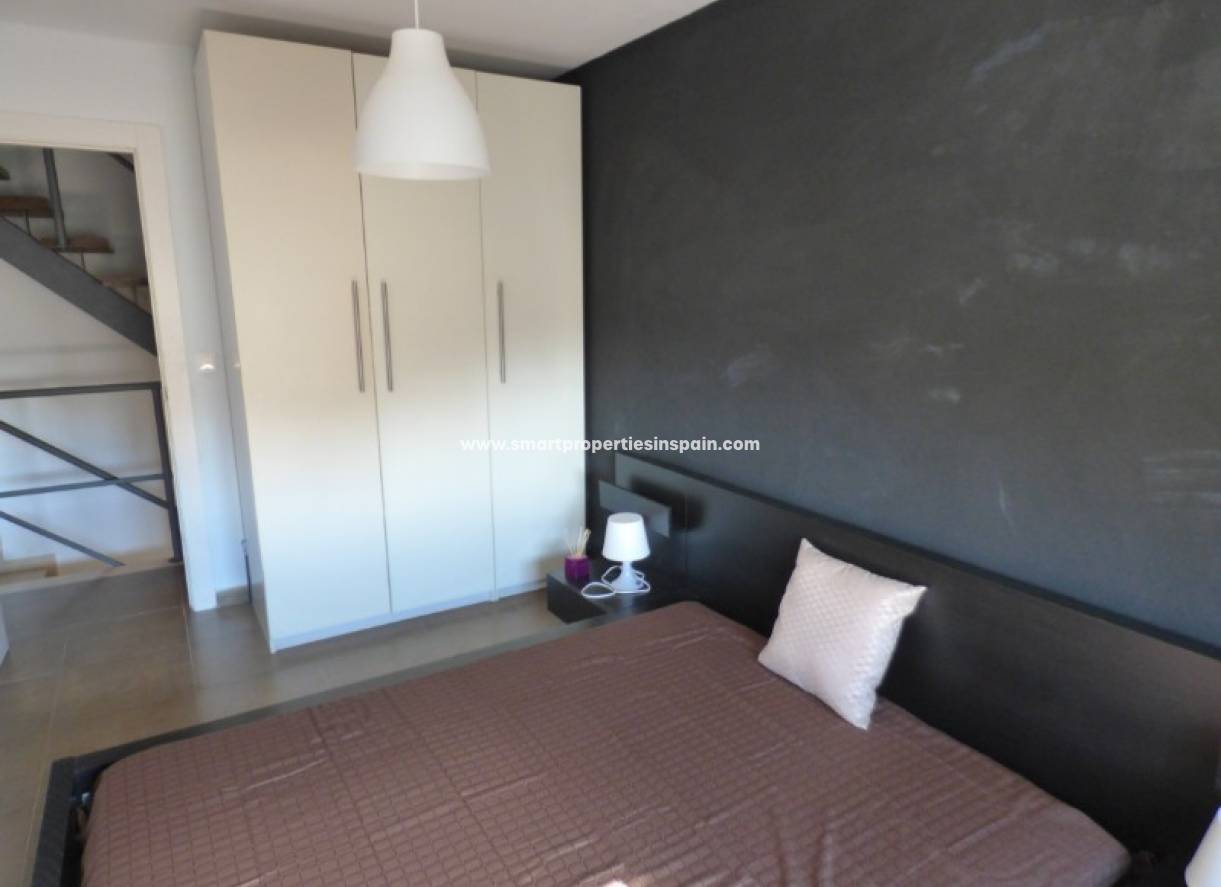 Alquiler Larga Estancia - Vivienda Adosada - La Marina - Urbanización La Marina