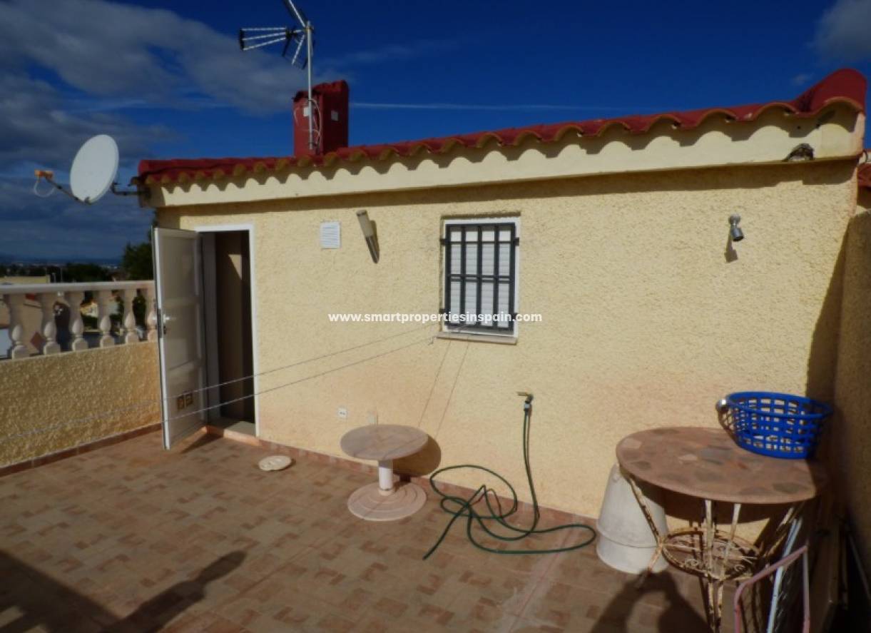 Alquiler Larga Estancia - Vivienda Adosada - La Marina - Urbanización La Marina