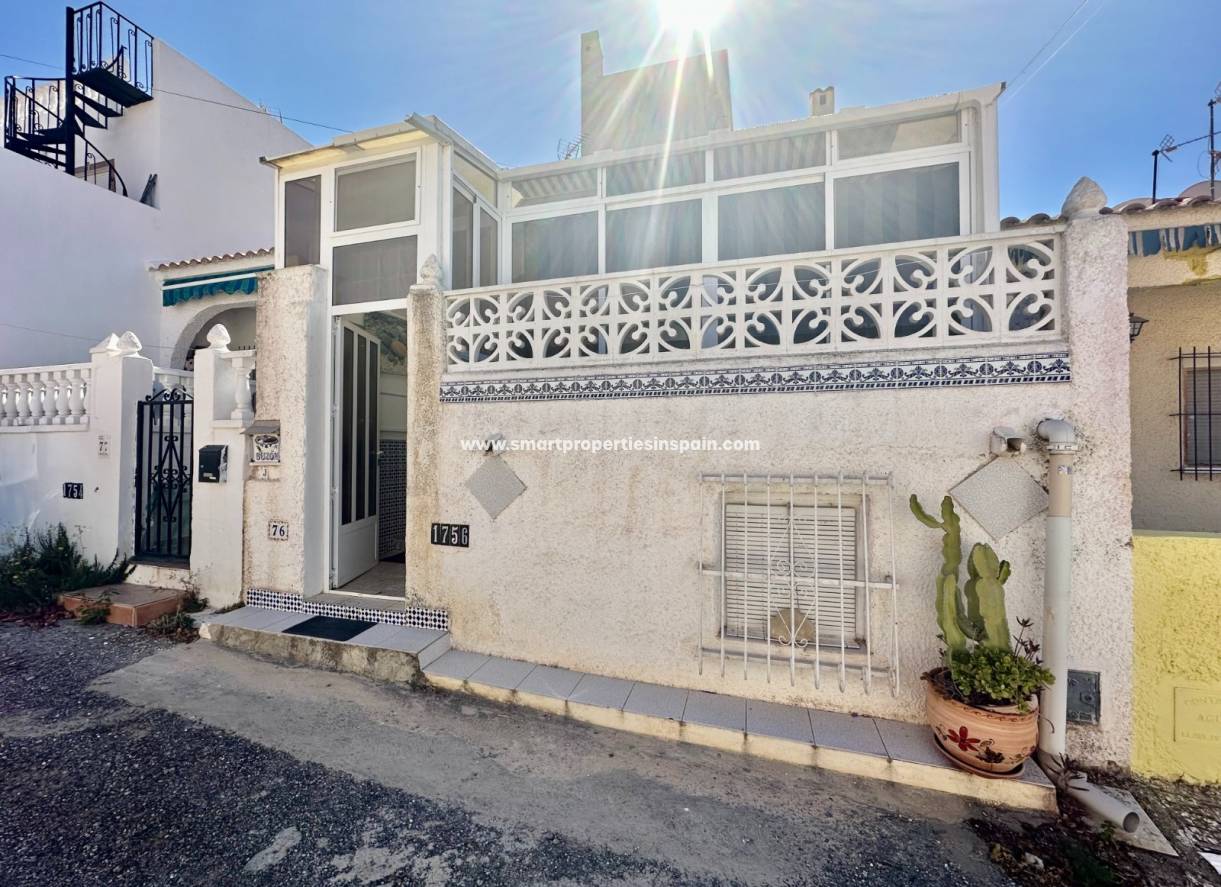 Alquiler Larga Estancia - Vivienda Adosada - La Marina - Urbanización La Marina