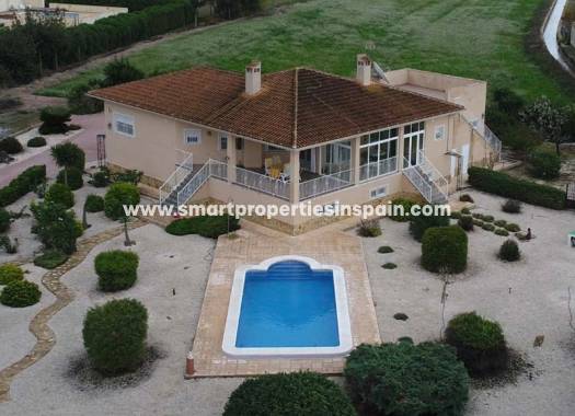 Casa de campo - Reventa - Catral - SP3690