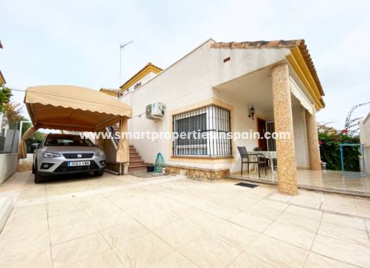 Chalet Independiente - Reventa - La Marina - 2SP467