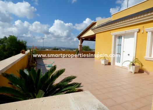 Chalet Independiente - Reventa - La Marina - Urbanización La Marina