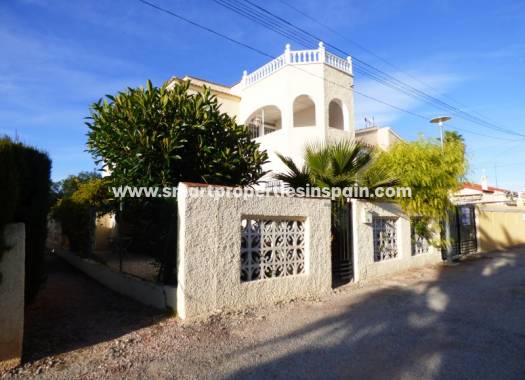 Chalet Independiente - Reventa - La Marina - Urbanización La Marina