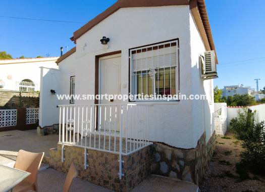 Chalet Independiente - Reventa - La Marina - Urbanización La Marina