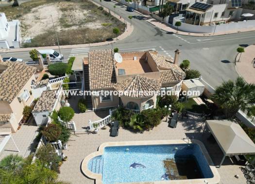 Chalet Independiente - Reventa - La Marina - Urbanización La Marina