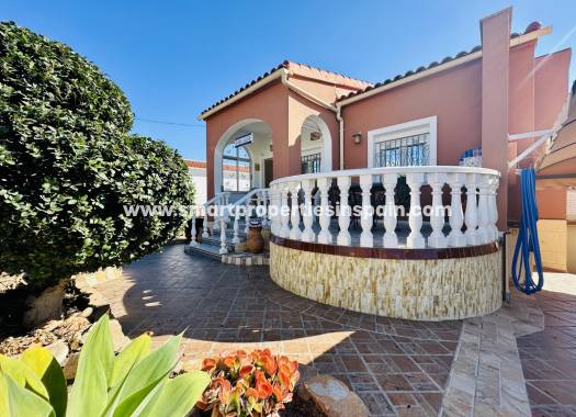 Chalet Independiente - Reventa - La Marina - Urbanización La Marina