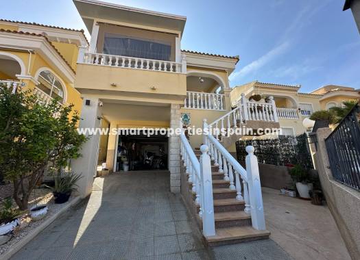 Chalet Independiente - Reventa - La Marina - Urbanización La Marina