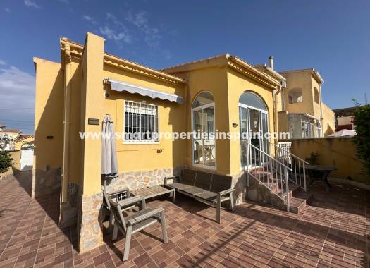 Chalet Independiente - Reventa - La Marina - Urbanización La Marina