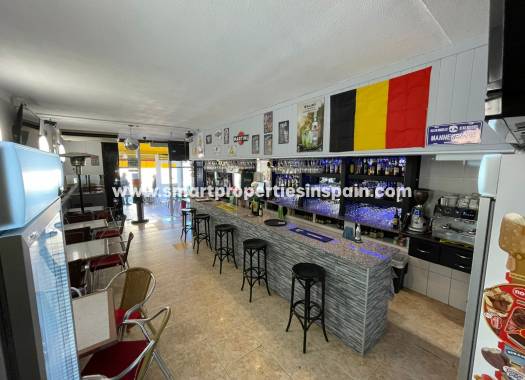 Comercial - Alquiler Larga Estancia - La Marina - Urbanización La Marina