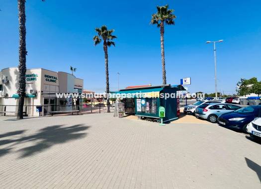 Commercial - Wederverkoop - La Marina - Urbanización La Marina