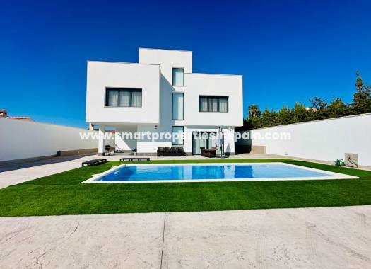 Detached Villa - Resale - La Marina - SP4725