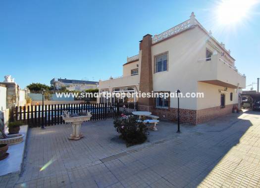 Detached Villa - Resale - La Marina - Urbanización La Marina