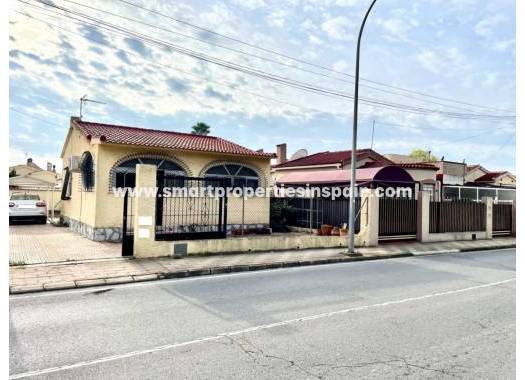 Detached Villa - Resale - La Marina - Urbanización La Marina