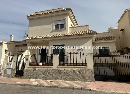 Detached Villa - Resale - La Marina - Urbanización La Marina