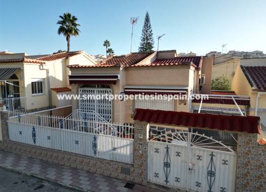 Detached Villa - Resale - La Marina - Urbanización La Marina