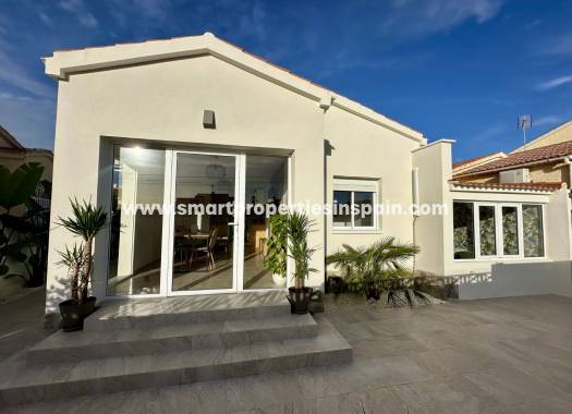 Detached Villa - Resale - La Marina - Urbanización La Marina