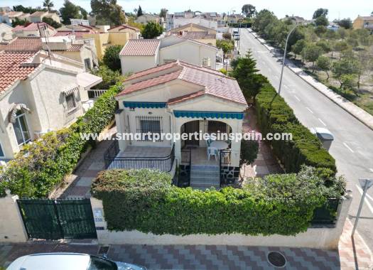 Detached Villa - Resale - La Marina - Urbanización La Marina