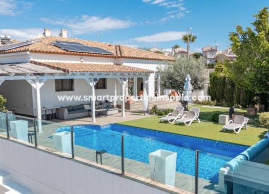 Detached Villa - Resale - La Marina - Urbanización La Marina