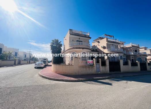Detached Villa - Wederverkoop - La Marina - SP4168