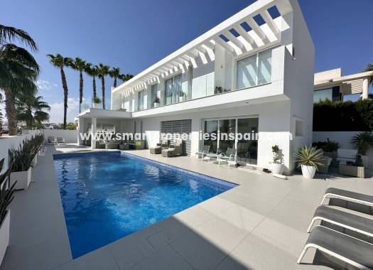 Detached Villa - Wederverkoop - La Marina - SP4328