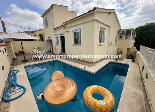 Detached Villa - Wederverkoop - La Marina - Urbanización La Marina