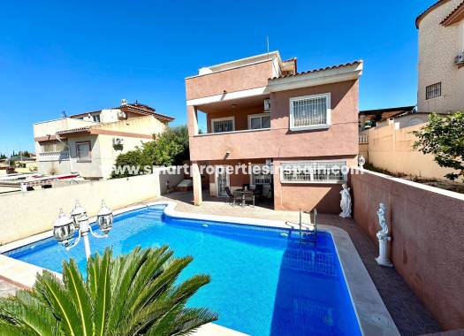 Detached Villa - Wederverkoop - La Marina - Urbanización La Marina