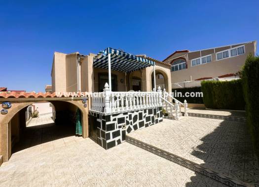 Freistehendes Haus - Verkauf - La Marina - Urbanización La Marina
