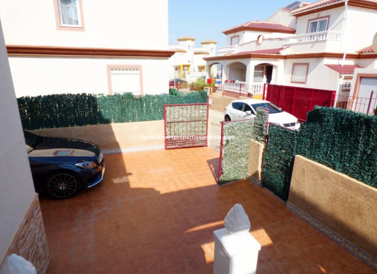 lange termijn verhuur - Semi Detached House - La Marina - Urbanización La Marina