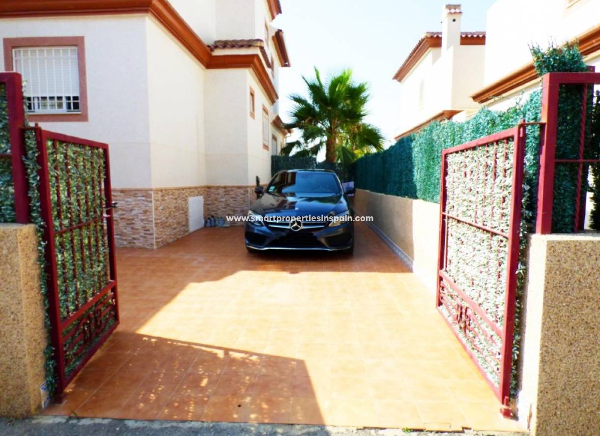 Location a longue duree - Maison Mitoyenne - La Marina - Urbanización La Marina