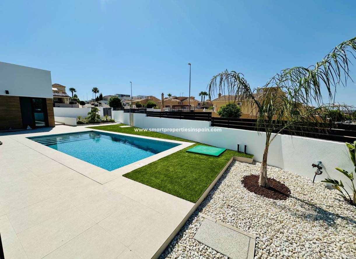 New Build - Detached Villa - La Marina - Urbanización La Marina