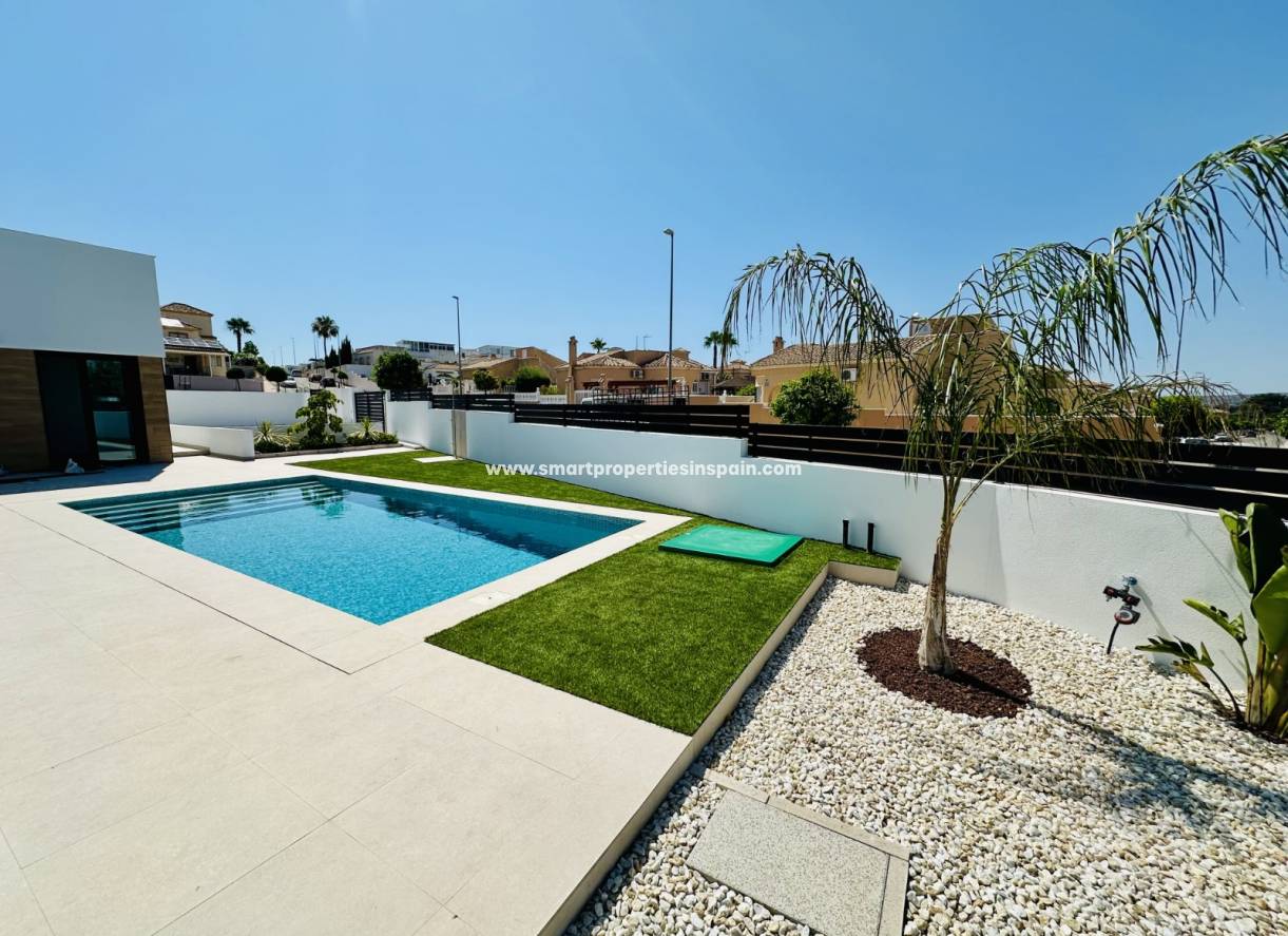 New Build - Detached Villa - La Marina - Urbanización La Marina