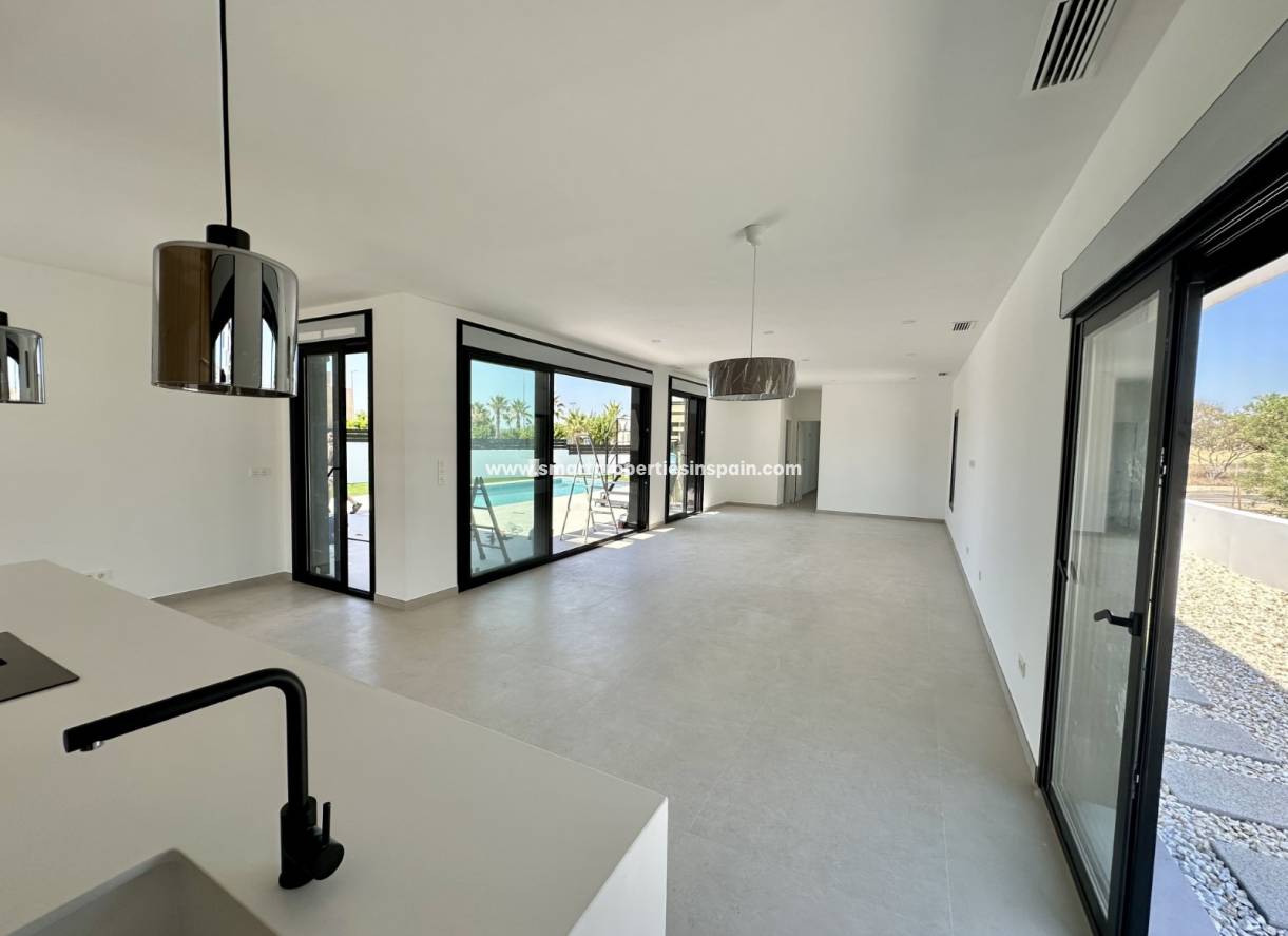 New Build - Detached Villa - La Marina - Urbanización La Marina