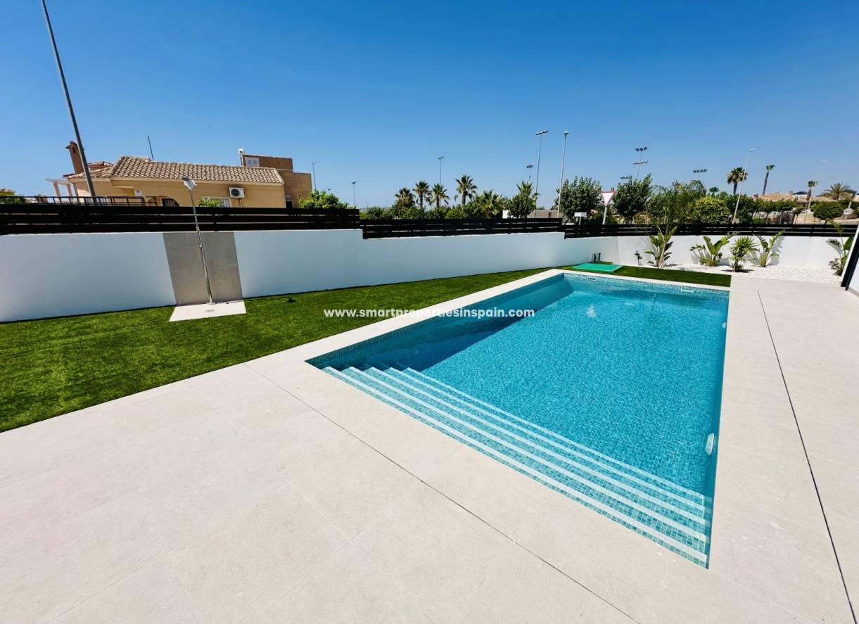 New Build - Detached Villa - La Marina - Urbanización La Marina