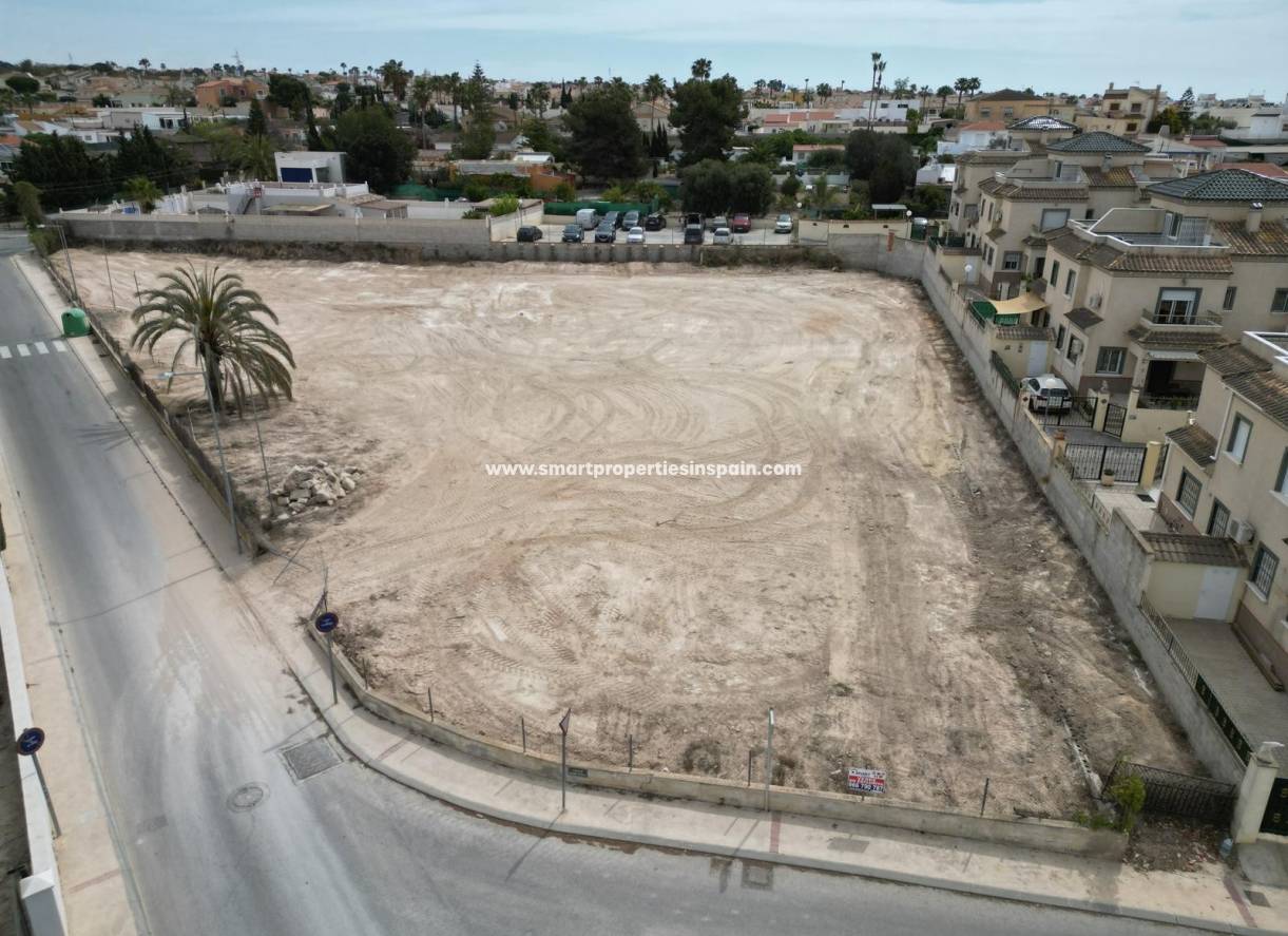 Obra Nueva - Chalet Independiente - La Marina - Urbanización La Marina