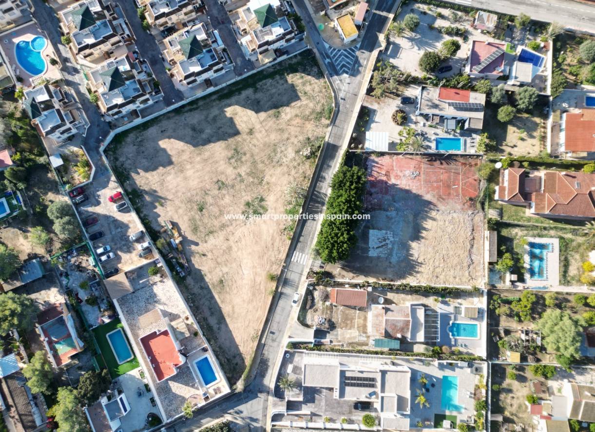 Obra Nueva - Chalet Independiente - La Marina - Urbanización La Marina