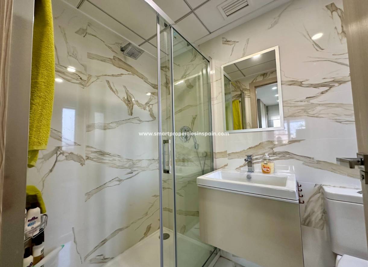 Resale - Apartment - El Pinet
