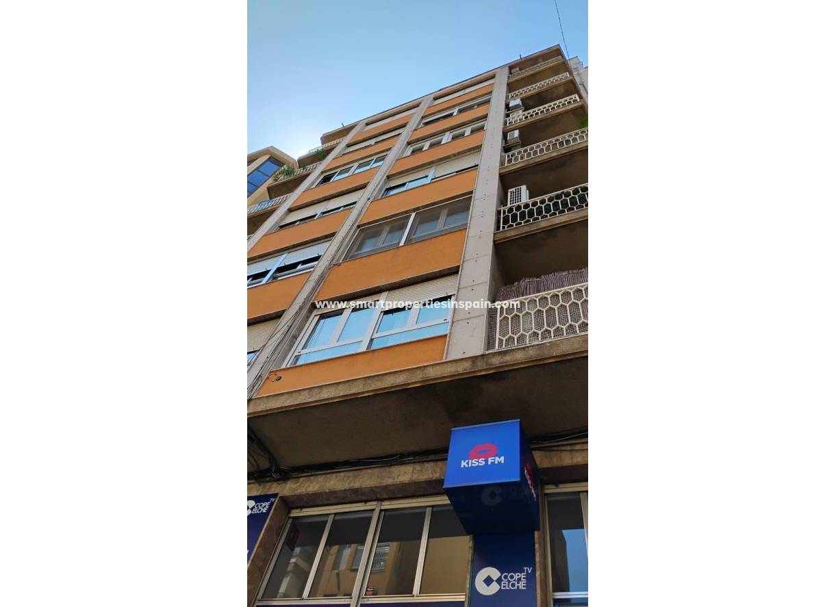 Resale - Apartment - Elche