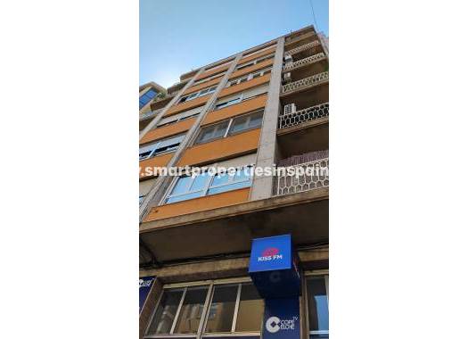 Resale - Apartment - Elche