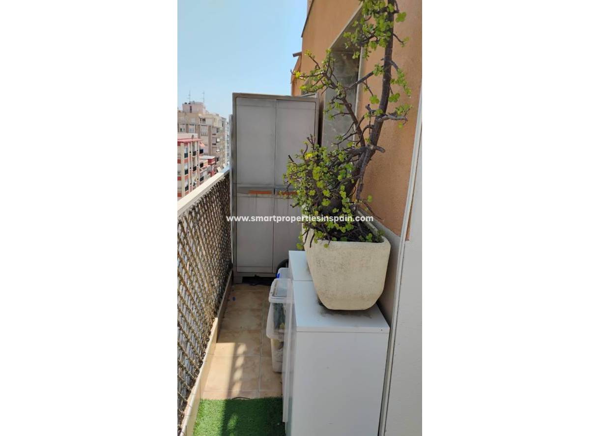 Resale - Apartment - Elche