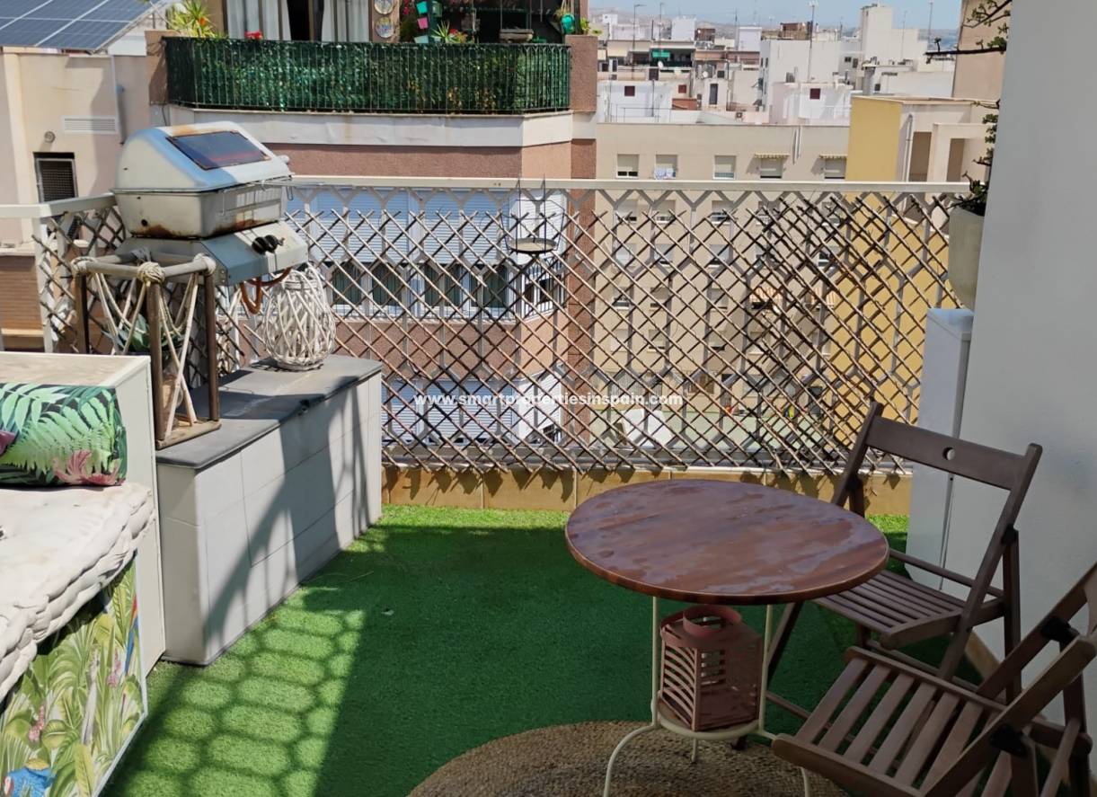 Resale - Apartment - Elche