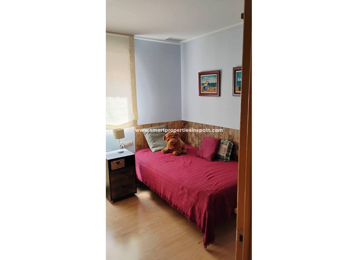 Resale - Apartment - Elche