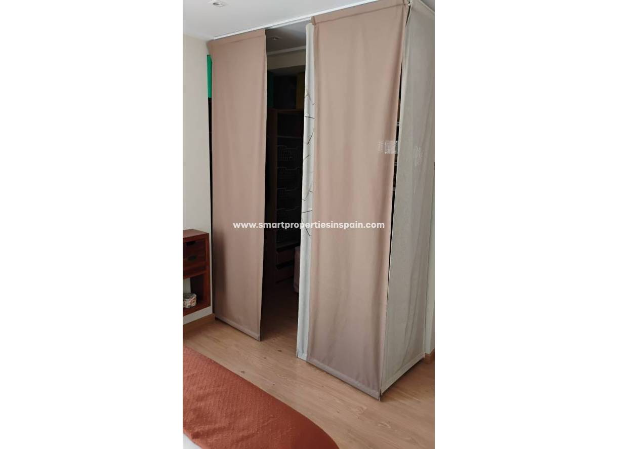Resale - Apartment - Elche
