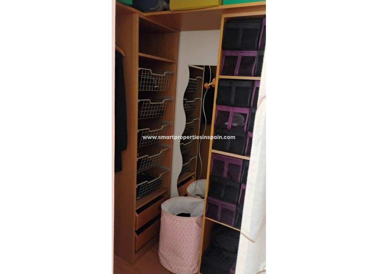 Resale - Apartment - Elche