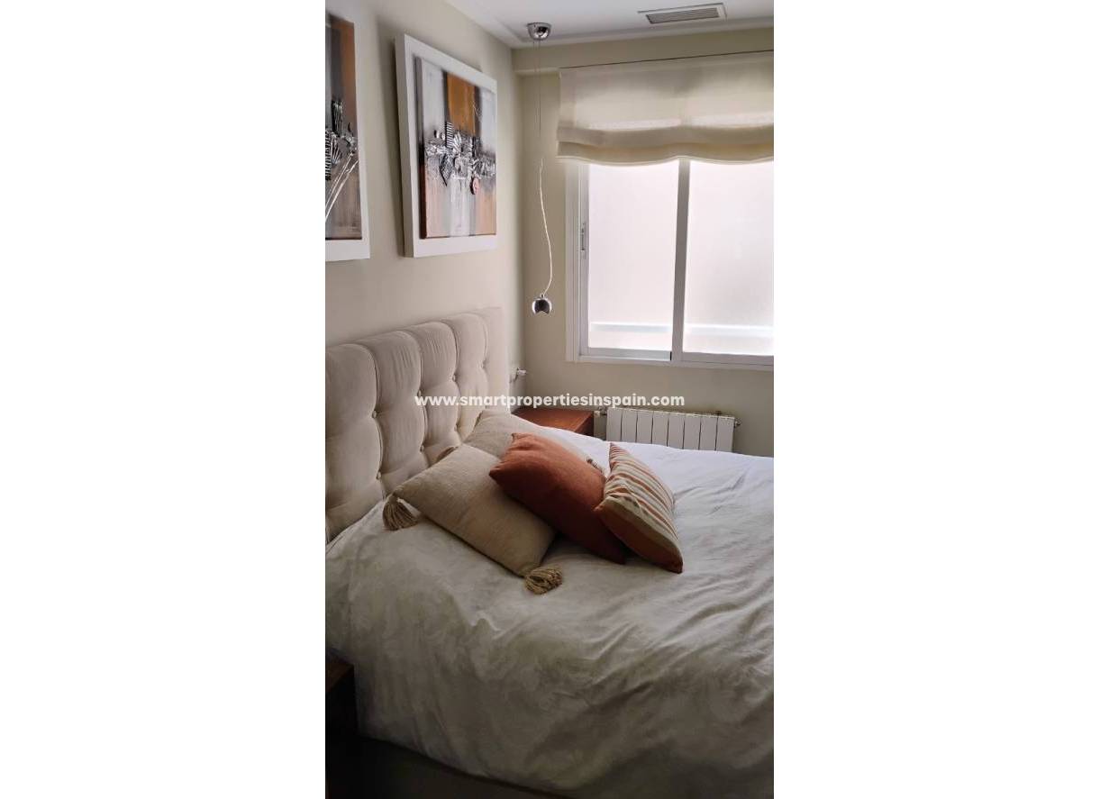 Resale - Apartment - Elche