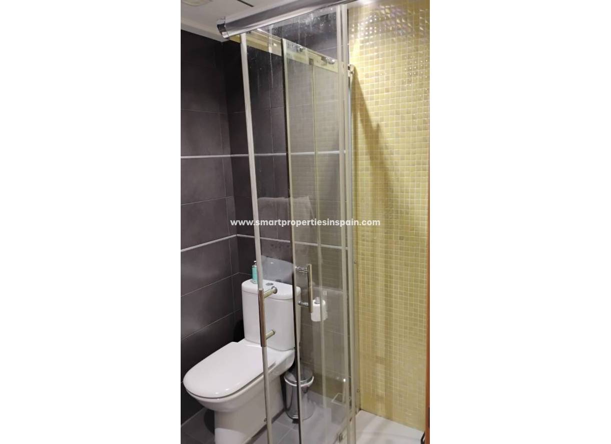Resale - Apartment - Elche