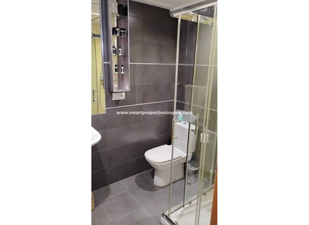 Resale - Apartment - Elche